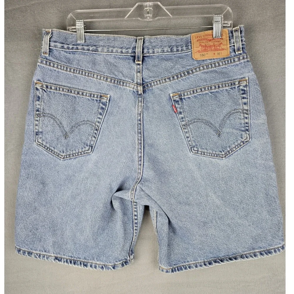Levis 550 Mens Relaxed Fit Denim Shorts Light Wash Blue Jeans W36 36650-1801